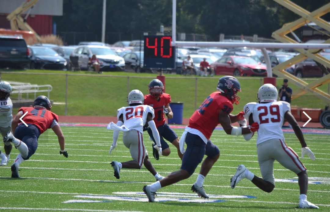 EBBenson2's tweet photo. Some pics from this past Saturday game against IUP. The outcome was not favorable but @EricEBenson1 just putting in the work π #ForeverGrinding #UPTOPFAM #YourTimeComing #EARNYOURBURN https://t.co/ZJ8WkLwRi8