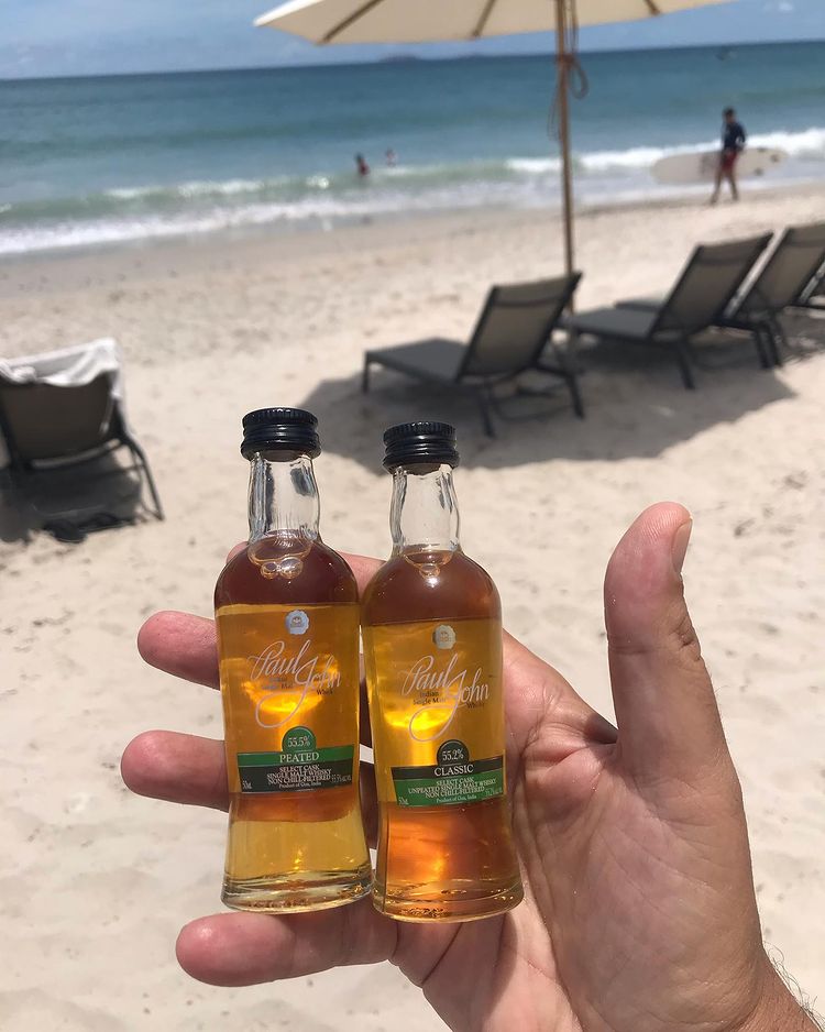 PaulJohnWhisky's tweet photo. Sun, Sand, Sea and #SelectCasks!
Hope you enjoyed dramming by the beach with our Single Malts @rolexwhisky
#TheGreatIndianSingleMalt #PaulJohnWhisky #PaulJohn #IndianWhisky #SingleMalt #PaulJohnPeated #PaulJohnSingleMalt #WhiskyLove #WhiskyGram #InstaDram #PaulJohnClassic https://t.co/sEaWRtcLFp