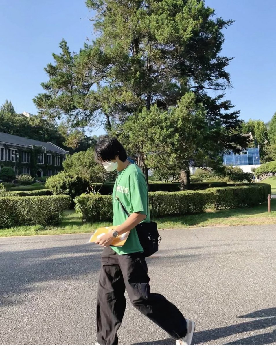 dalbbang_twt's tweet photo. 하…..
보자마자 결혼하고 싶어짐
그리고 대딩 같애서.. 너무 좋아서 뒤질 것 같음😵 실제로는 존재하진 않겠지만 힙하게 입을 줄 알고 꽤 멋진.. 하지만 따릉이만 맨날 타고 다니는.. 고백한번해버리고싶은선배.. https://t.co/YwTxNUvVWJ