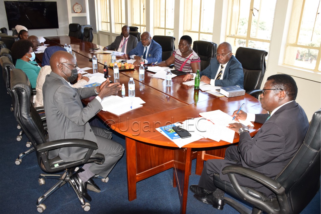 UgandaEC's tweet photo. Members of the Electoral Commission led by the Chairperson, Justice Byabakama Mugenyi Simon, have paid a courtesy call on the Minister of Justice and Constitutional Affairs, Hon. Norbert Mao, at his office this afternoon. @MoJCA_UG @norbertmao @PaulBukenya https://t.co/qywupC90dS