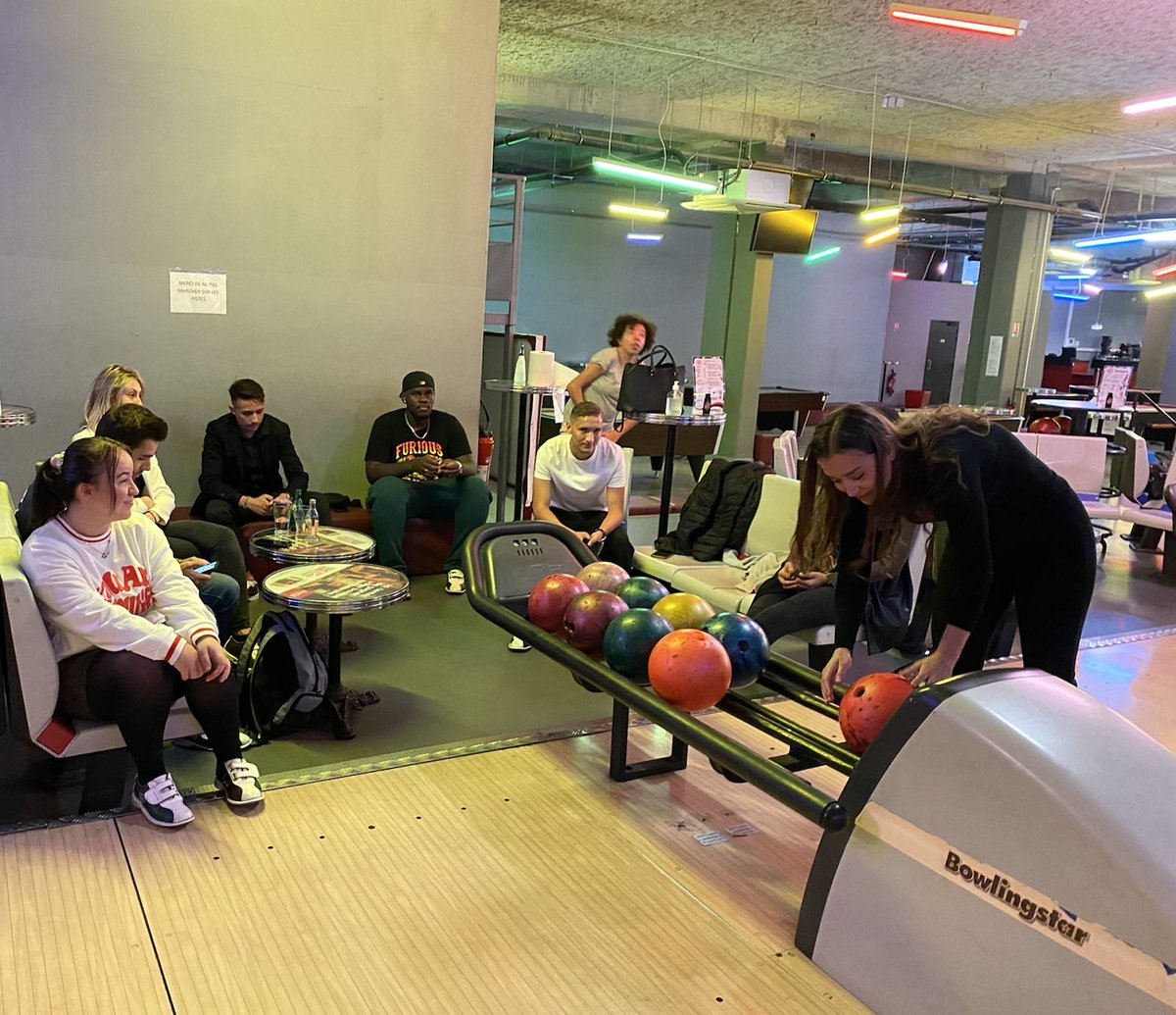 BtssamC's tweet photo. Journée de pré-rentrée à la Cité scolaire René PELLET à Villeurbanne des BTS SAM 1 organisée par les 2ème année, dans le cadre de leur formation. 
Clôturée par un moment convivial au bowling.
#BTSSAM #journéedintegration #strike 
@GretaLyonMetrop @academielyon @jcdiry @VuillotM https://t.co/ic25kLLtzB