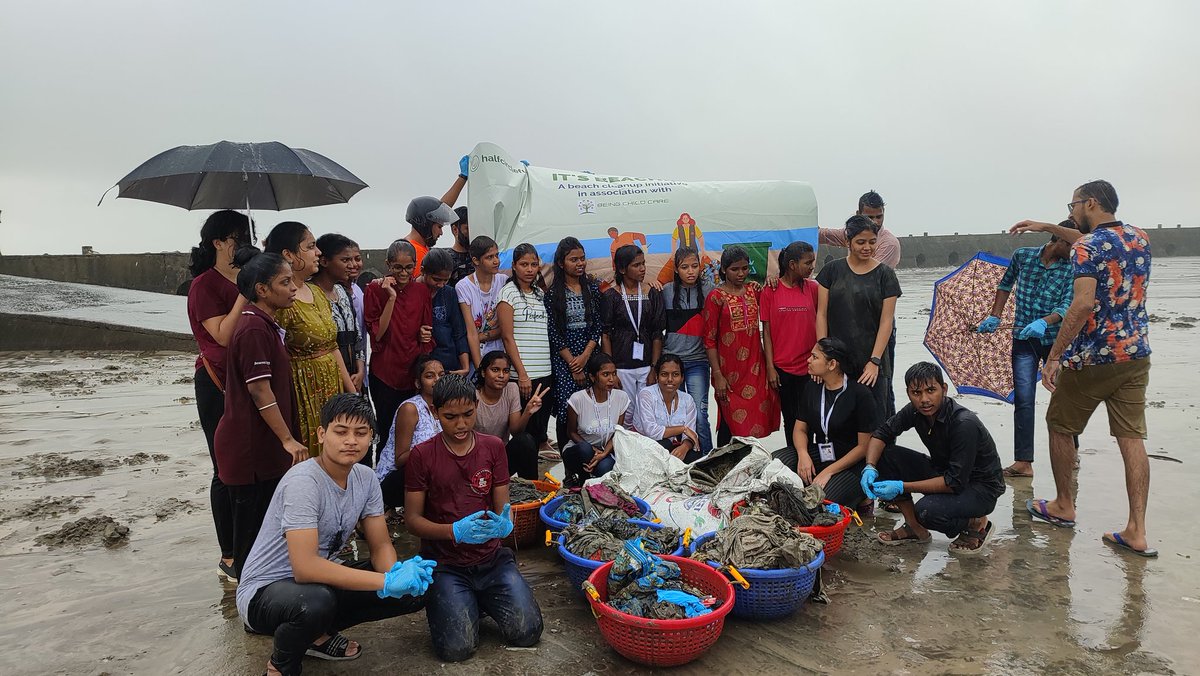 gullyclasses's tweet image. Last Sunday, we collaborated with Being Child Care, who organized Juhu Cleanup Drive, We expected 100+ volunteers, but due to heavy rain on Sunday mornings, 35 Volunteers joined. 

@DEFindia @OsamaManzar @poojadesaid @mybmc @4ocean
#JuhuCleanup #Gcf4Environment #Mumbai #Gcf