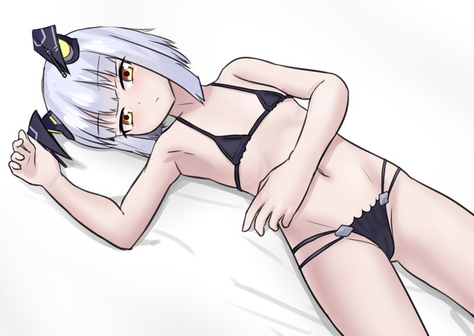 これはベッドの上で何かしらの準備が完了しているスカベンジャーちゃん。 