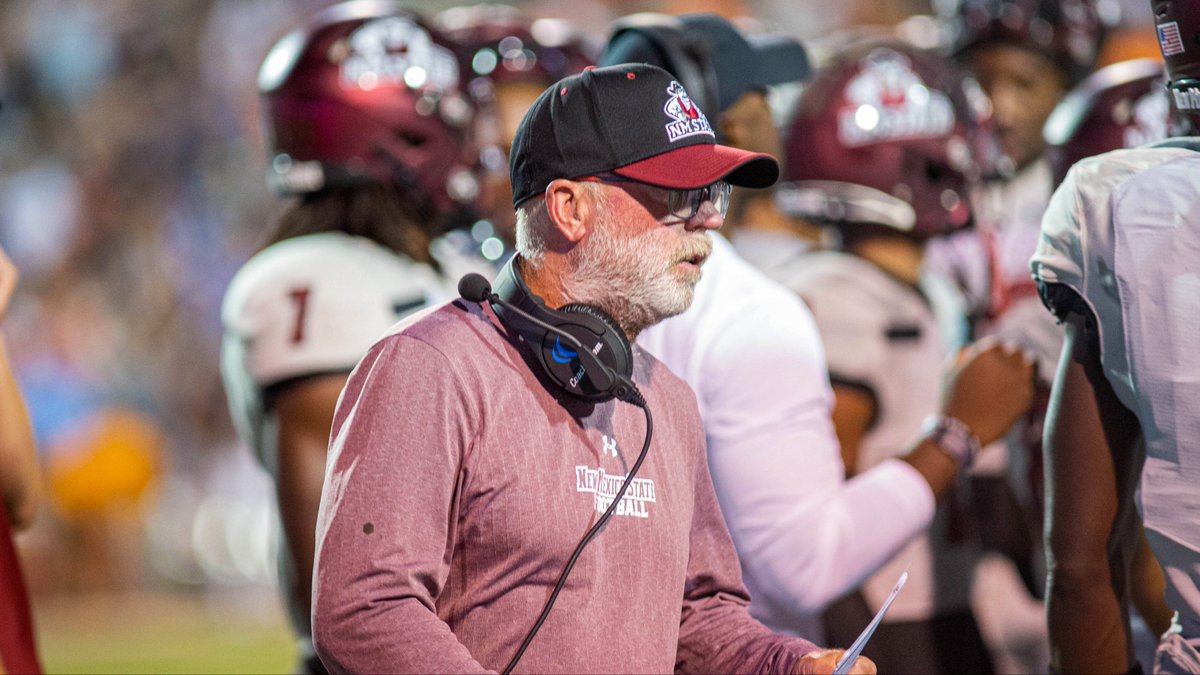 Coach Kill has added a new accomplishment to his already impressive resume. He has been named to Marquis Who's Who Humanitarian Group.

Join us in congratulating @coachkill_fb on this tremendous achievement. 👏 

📰 | bit.ly/3BWJFFI