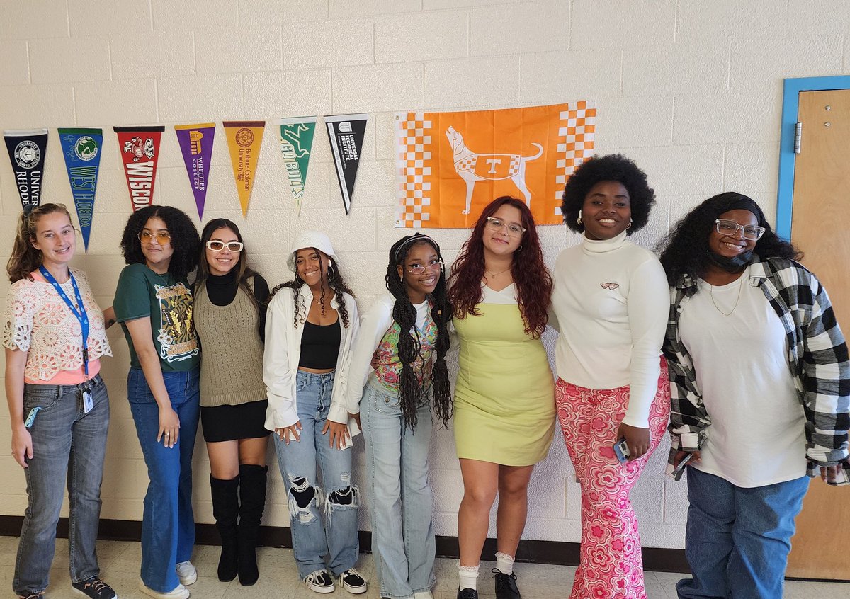 MrsDAversaAVID's tweet photo. AVID Senior Class of 2023 dressing up for our Homecoming Travel Back in Time dress up day. #homecoming #AVIDseniors #classof2023 @DHSHappenings @wolves2023 https://t.co/2WhBo9rmPn