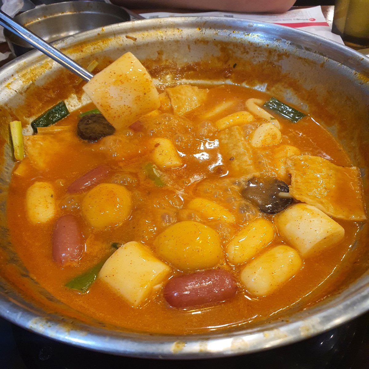 hard_InSaeng's tweet photo. 두끼 마라탕에 마라로제떡볶이에 볶음밥까지 조짐;; 배터졌다 아이스크림까지 먹었어 같이 먹는 애 입 짧아서 내가 열심히 박살냈다 나 멋져 https://t.co/yqjCYsIlcB