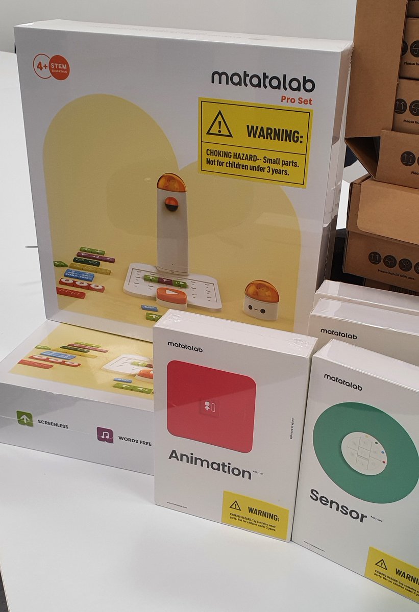 dwdeeds's tweet photo. STEM KITS from iSchool! Alhamdulilah! GEMS International School Cairo. 🤓 #stem #steam #ischool #gems #gemscairo #gisc #egypt #k12 #education #edtech #edtechchat #edchat #matatalab https://t.co/K7nwRdS3dS