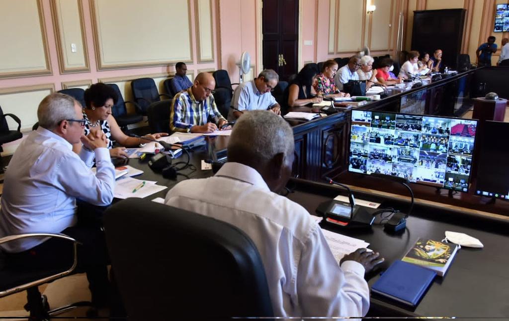 GobiernoGranma's tweet photo. Esta semana es decisiva para la celebración del #ReferendoPopular del #CódigodelasFamilias, que se realizará el #25desep y en el que volveremos a obtener una gran victoria de la Revolución, sentenció el miembro del Buró Político, Esteban Lazo Hernández, Pte de la @AsambleaCuba https://t.co/P7NG4PAT5w