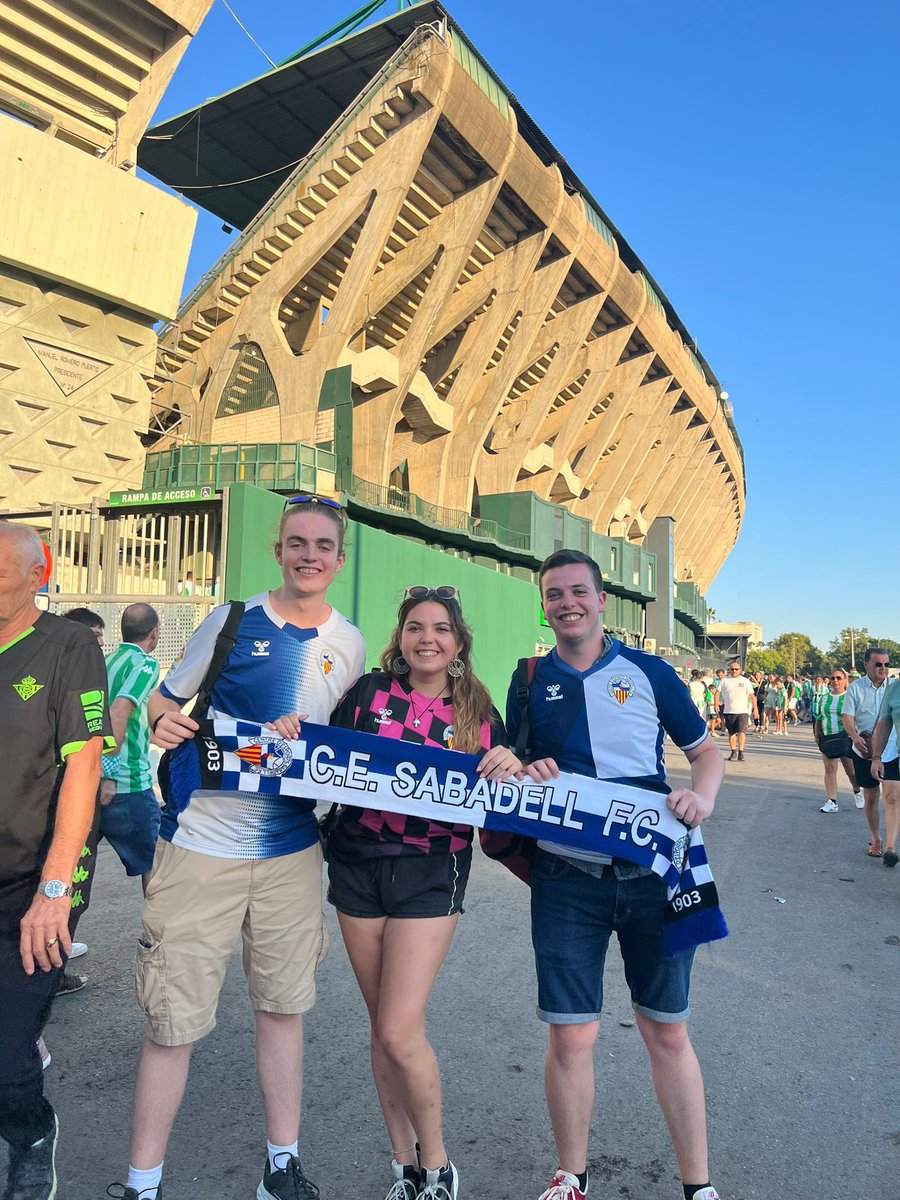 CESabadell's tweet photo. 🤩 Ens ha encantat compartir amb vosaltres les #VacanCES 🏖️

🎉 Aquests són els guanyadors:

🏆 @sgonzalezpi02 
🏆 @Alex11Pablo 
🏆 @yopoko11 

🔥 Continuem portant els colors arlequinats arreu del món 🗺️

#SomDelSabadell https://t.co/qxlAe6GGrd