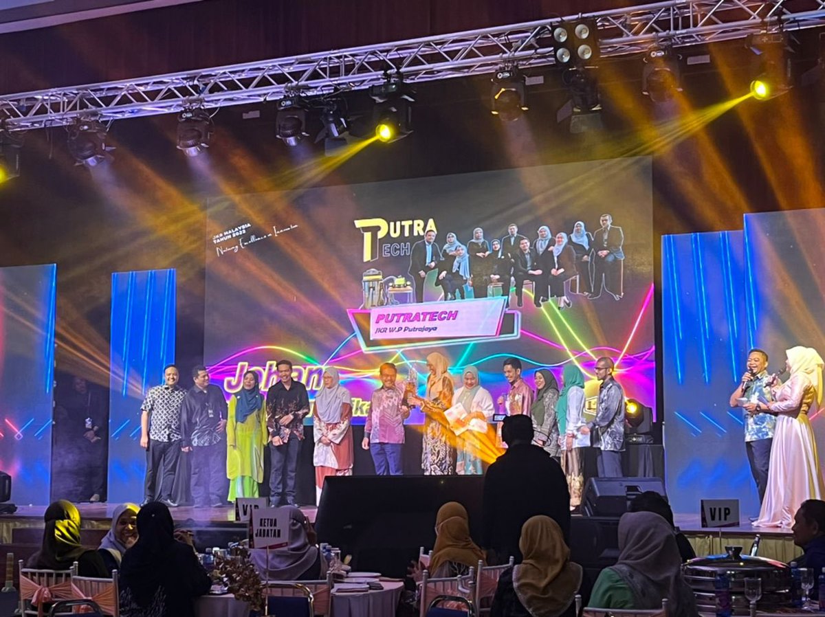 JKRPutrajaya's tweet photo. Tahniah &amp; syabas buat pasukan JKR WP Putrajaya berjaya menempah kejayaan di Konvensyen KIK JKR Malaysia Tahun 2022

PutraTech: JOHAN Kategori Teknikal

PutraGenio: Video Pembentangan Terbaik Kategori Pengurusan

@JKRMalaysia @CREaTEJKR @IrZulkefly @anita_shafie @RobertAG_JKR https://t.co/17qbhNKqP2