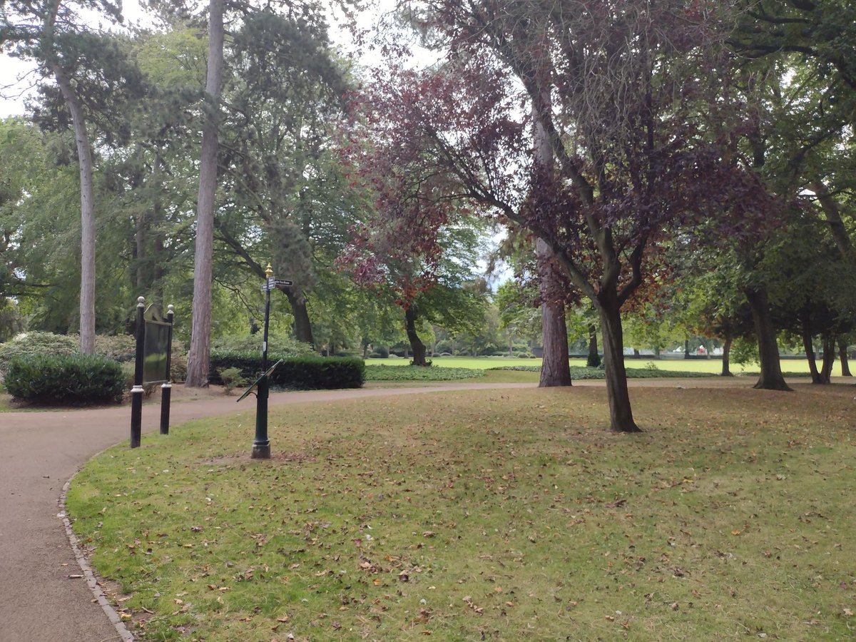 RecoveryColleg3's tweet photo. These are some photo's from our facilitator Jon on the Wolverhampton Walk last week. 🌳☀️

For more information on our health walks visit: https://t.co/nN1X2XeXYw 
☎️ 0121 543 4061
📧 info@therecoverycollege.co.uk
#therecoverycollege #wolverhampton #mentalhealth #healthwalks https://t.co/QKEydNY4Qn