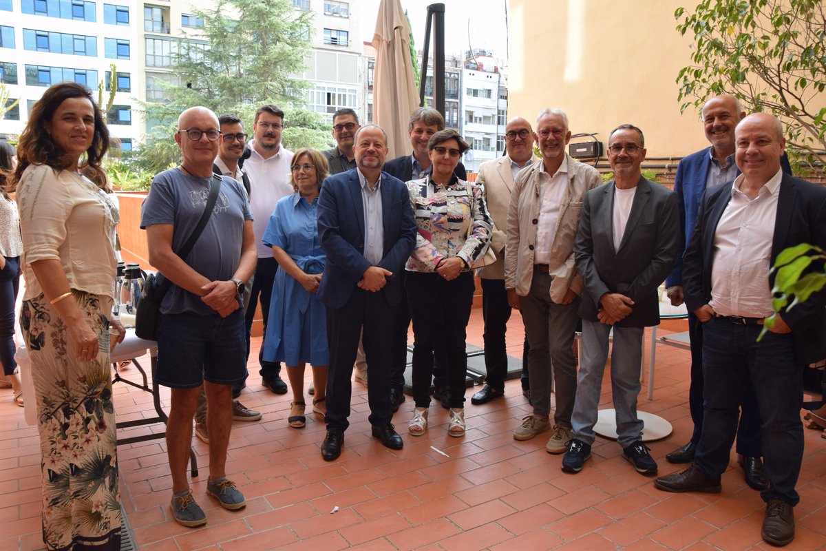 consellCAF's tweet photo. Segon esmorzar ☕️ 🥐 del #SegellQualitat #QCaf.

Els #AFcol·legiats i #AFcol·legiades que han assistit han demostrat molt d'interès per a aquest projecte i han pogut resoldre molts dels dubtes amb els que venien.

📅En breu, informarem de la data del proper esmorzar. https://t.co/Y0OrACnwSt