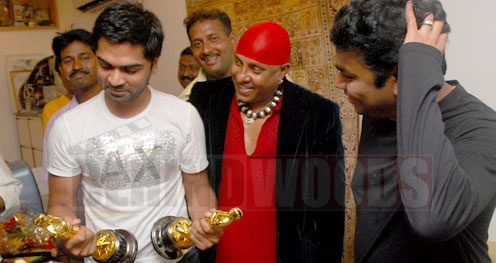 KarthickGiver's tweet photo. @SilambarasanTR_ @arrahman நீங்க ரெண்டு பேரும் இதே போல 2 National award வாங்கனும், அவ்ளோதான்.... #ARRahman #SilambarasanTR #STR #Atman #VTK #KaalathukkumNeeVenum #Arr #MusicalGod #PathuThala https://t.co/uXWaOPkRJp