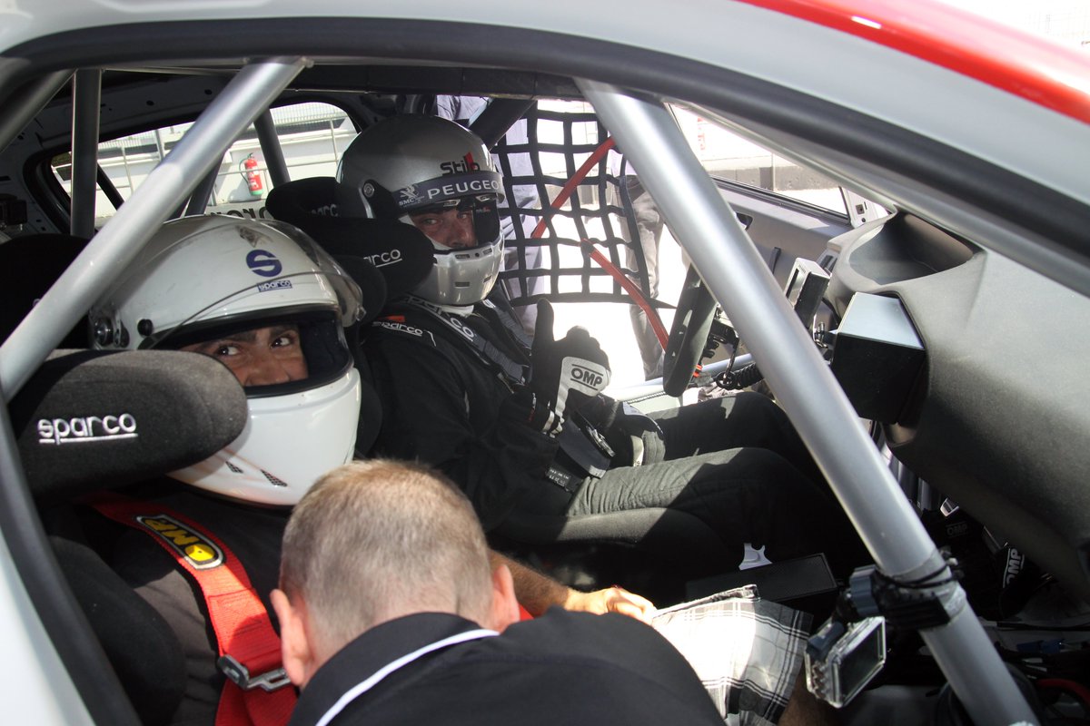 🎦DIA DE TEST📸

Aprovechamos día de test con el coche <a href="/MyS_MotorySport/">Motor & Sport</a> cara a la Subida la Cabrera de este fin de semana pilotado por <a href="/pmorera1/">Pedro Morera</a>, para subir a compañeros del equipo de <a href="/buhosracing/">Buhos Racing</a> (<a href="/JGarridoAC/">Javi Garrido</a> y <a href="/davicin600/">david de lera</a>) de copilotos.

El coche funcionó perfectamente!👌