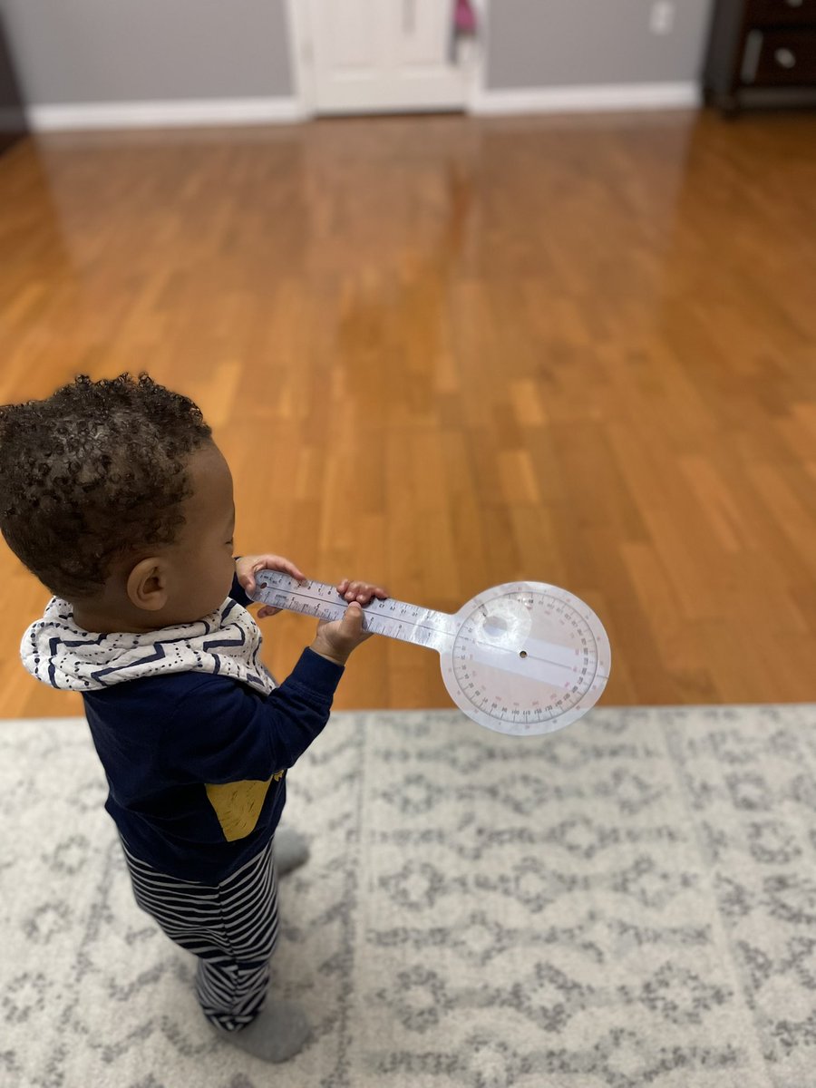 ProfPowell15's tweet photo. Teach them young #goniometry #rom #ptbabies https://t.co/O4aAUM9meb