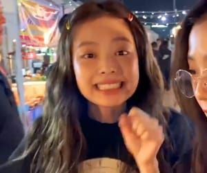 jenymilkeu's tweet photo. "omg i want that plushie" gf  x "tanginang claw machine to scam" gf https://t.co/0wXwN2HKve