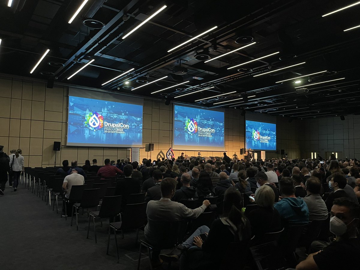 CristinaPHart's tweet image. #DrupalConPrague #frontkom #DrupalGutenberg Opening ceremony - Let the party begin 🎉 @frontkom