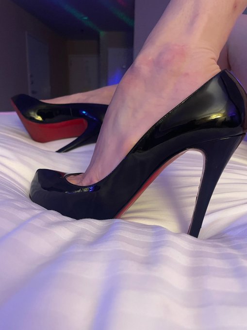Black or green https://t.co/JQ8mWvjlPj<a href="/tag/hotwife"class="tags"><span>#hotwife</span></a><a href="/tag/content"class="tags"><span>#content</span></a><a href="/tag/onlyfans"class="tags"><span>#onlyfans</span></a>