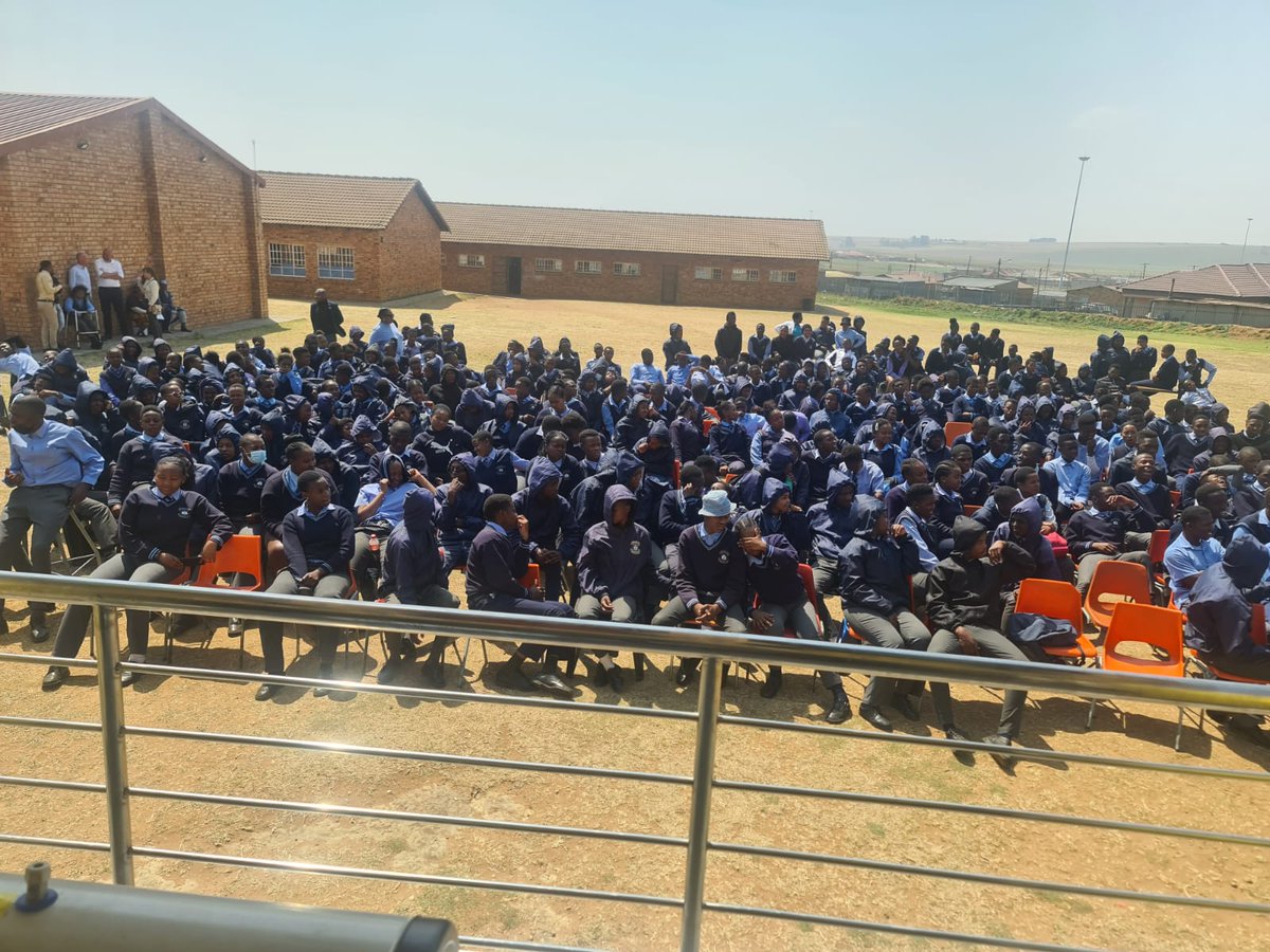 _sawea's tweet photo. Middelburg, Mpumalanga learners were thrilled to welcome the #EnergyDRIVE &amp; hear about why clean energy generation is NB. We are grateful to both funders, @Windlab &amp; @ENERTRAG SA, for helping create a social acceptance to embrace #RE amongst learners in this province. https://t.co/qT7ipbIBq2