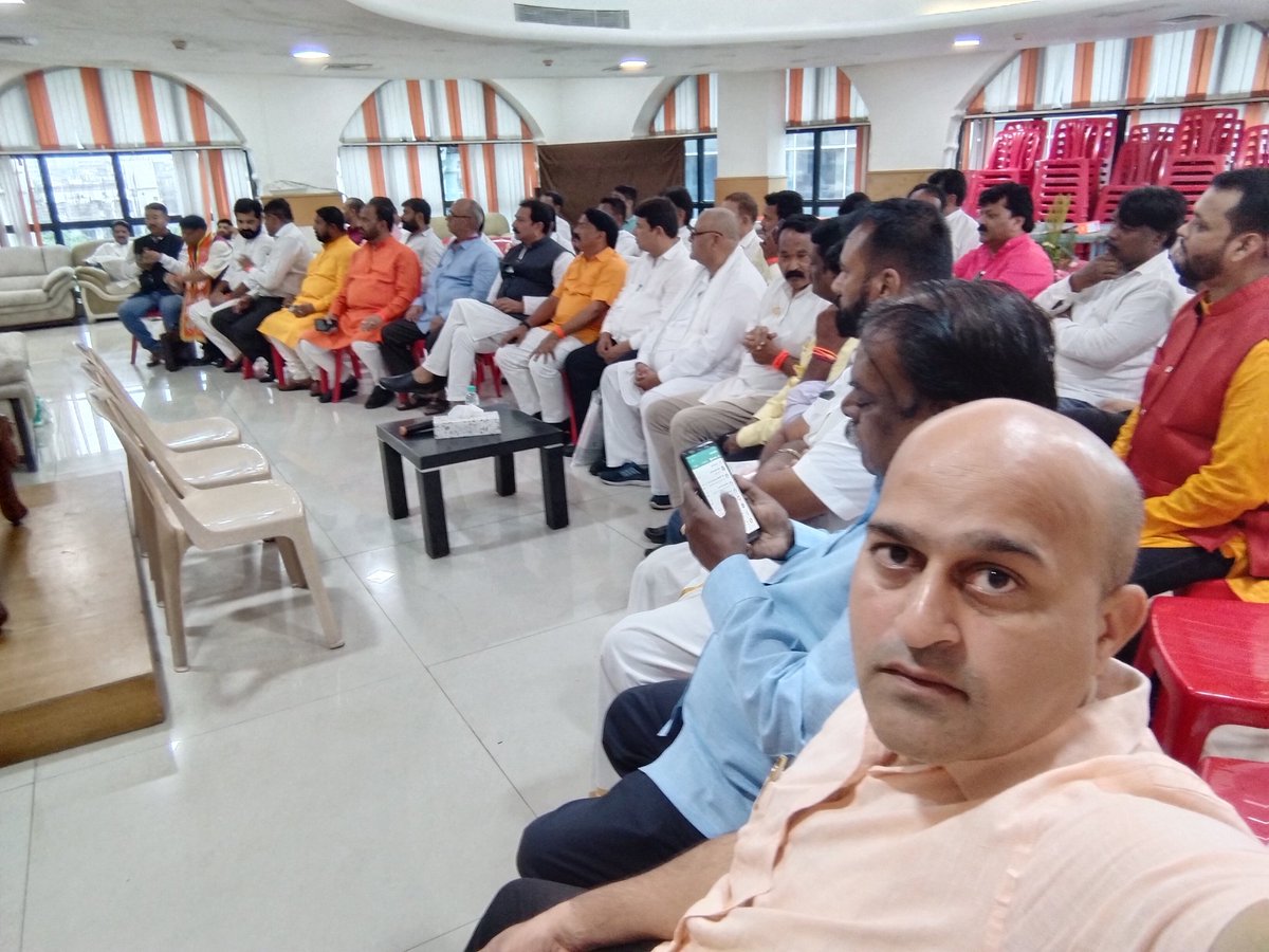 kamatjitesh's tweet photo. @ShivSena Rajya Pramukh's meet at Sena Bhavan, Mumbai under leadership of Shivsena Paksha Pramukh @OfficeofUT Uddhav saheb Thackeray. Rajya Pramukh's of different states have participated. @Shivsena4Goans @ShivsenaComms https://t.co/mGwYlB6Y6c