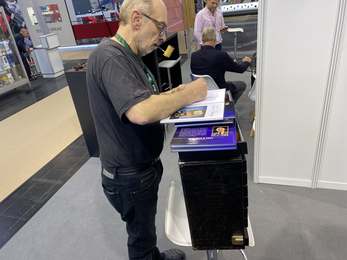 CigarworldP's tweet photo. Tom and Pia Eltang on the Intertabac 2022 as we picked some pipes. Signed examples of tom's book will be available soon. #eltangpipes #tomeltang #cigarworldde #cigarworldpipes #danishpipes #freehandpipes #handmadepipes #art #intertabac2022 #pipesmoking https://t.co/baYSIreVaL