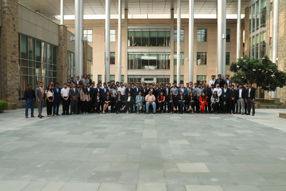 ISBedu's tweet photo. The students underwent a day-long orientation that involved interactions with peers and alumni and a session on the ISB Honour Code by Professor Hariom Manchiraju.

To know more about our PGP MFAB, visit: https://t.co/D4SAPDWdXs

#ISB #Lifeatisb #ISBpgpmfab https://t.co/w4syLrvz1F