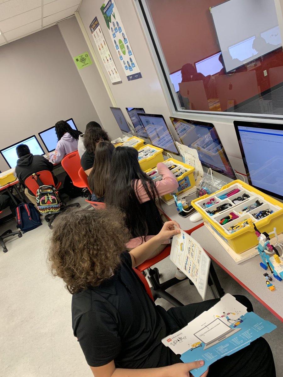 techlane's tweet photo. I enjoyed my day, back in Miami-Dade County Schools, at Miami Southridge with Mr. Martinez and his programming classes. We spent the periods programming the LEGO SPIKE Prime with Python. This guy’s the real deal! I was learning from him! @LetsMakewithJoe @DrHollyGerlach https://t.co/SPYL2CwpaS
