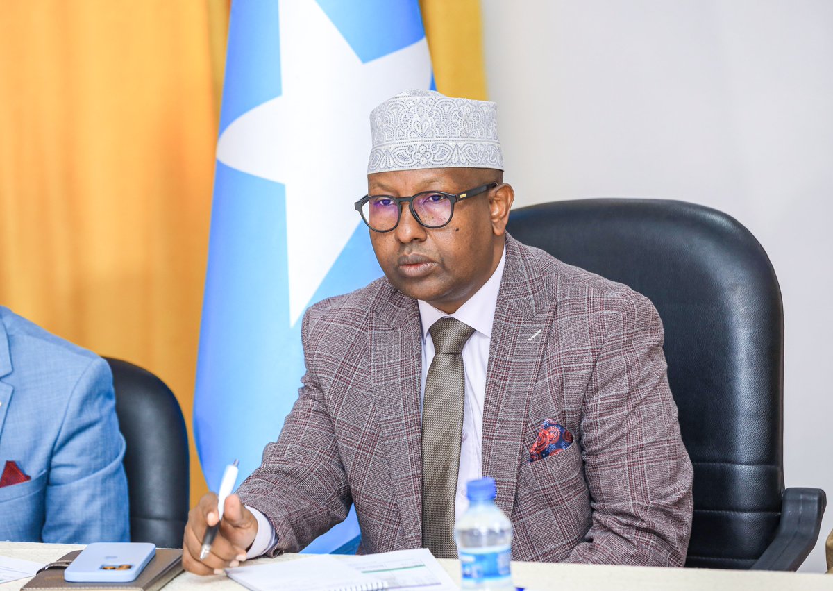 MoIFARSomalia's tweet image. The Minister of Interior, Federal Affairs  and Reconciliation, @AhmedMoFiqi is joined by Federal State Ministers in a forum aimed at facilitating dialogue between the FGS, FMS and BRA on the implementation of the Local Government Institute in a Federal Structure.
#JPLG