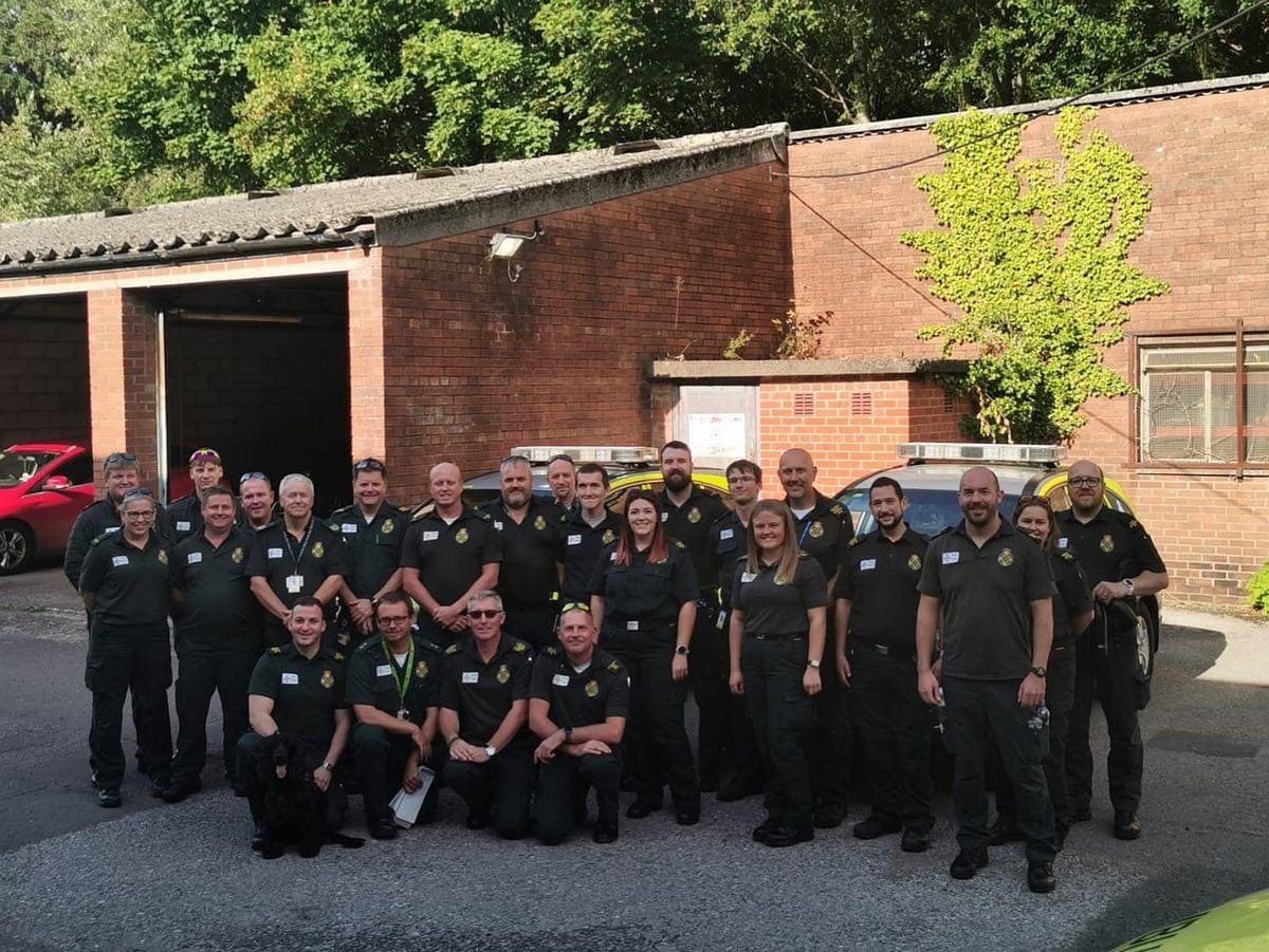 EMT_Steve's tweet photo. @jasonkillens @Ldn_Ambulance @WelshAmbulance @AACE_org @danielelkeles Heres the full team @jasonkillens 👍 https://t.co/6PXbyHztFA