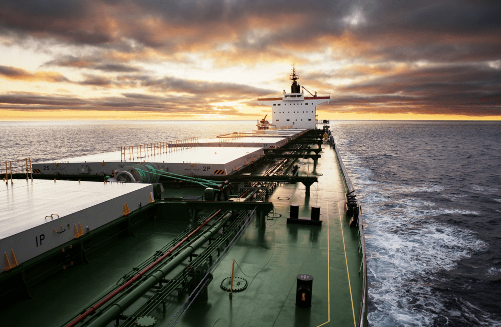 SPGEnergyShip's tweet photo. Asian VLCC rate breaches key w100 mark as #crude loadings spike, @vickeydu1  writes.
🔸Middle East shipments up 26% in Q3
🔸Share of #VLCC loading in West Africa up
🔸Boost in Atlantic VLCC trading volume
https://t.co/OT1othB6IH
#shipping #maritimeindustry #OOTT #oil https://t.co/iyOgXScRP5