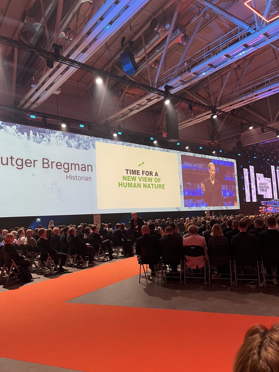 SannaHughes's tweet photo. Aivan huikean inspiroiva puheenvuoro Rutger Bregmanilta #nbforum2022

Elämme tarinaa jota kerromme. Ovatko ihmiset sinun maailmassasi lähtökohtaisesti hyviä ja empaattisia vai itsekkäitä petoja? https://t.co/73NbCwAOwF