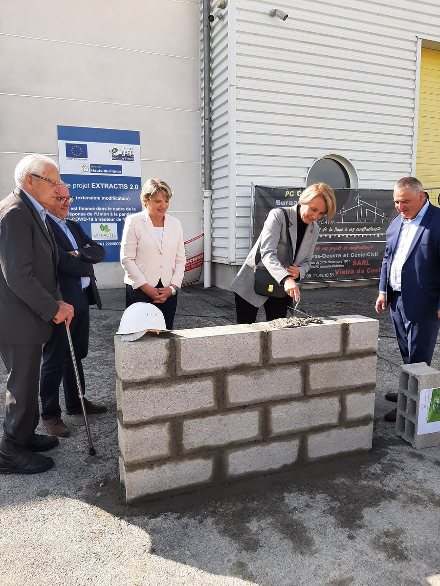 La première pierre est posée. Fin des travaux prévue pour décembre. Cet agrandissement du site a été financé par la <a href="/hautsdefrance/">Région Hauts-de-France</a> et l'Union Européenne. Un grand merci à tous. #innovation #hautsdefrance #extraction