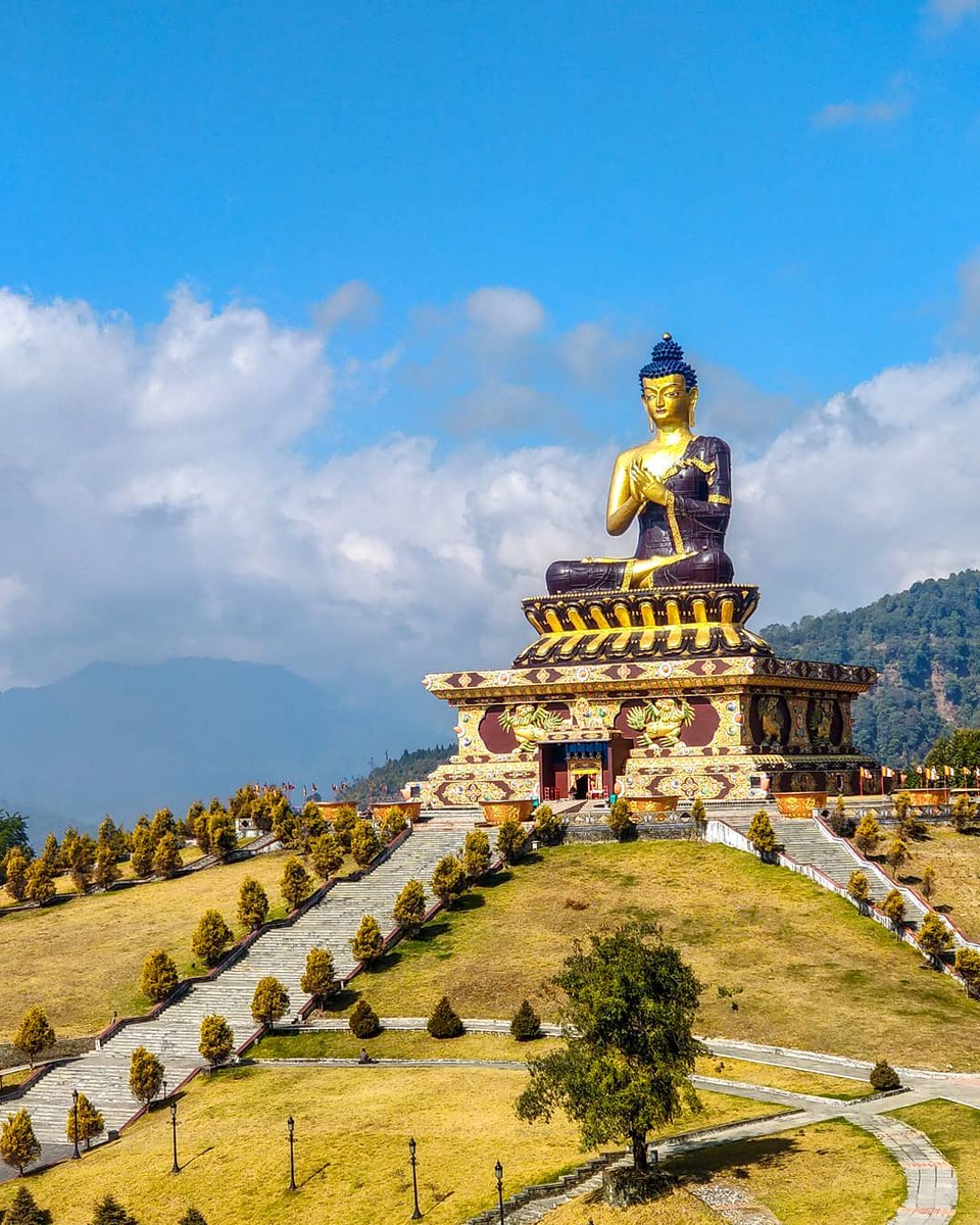 Buddha Park at Ravangla, South #Sikkim 

#IncredibleIndia #sikkimtourism #travelgangtok

@incredibleindia @TourismSikkim @PIBGangtok @sikkimgovt @MoTmv @PSTamangGolay @Tripadvisor @_travelgangtok @eclectictweets @NortheastToday