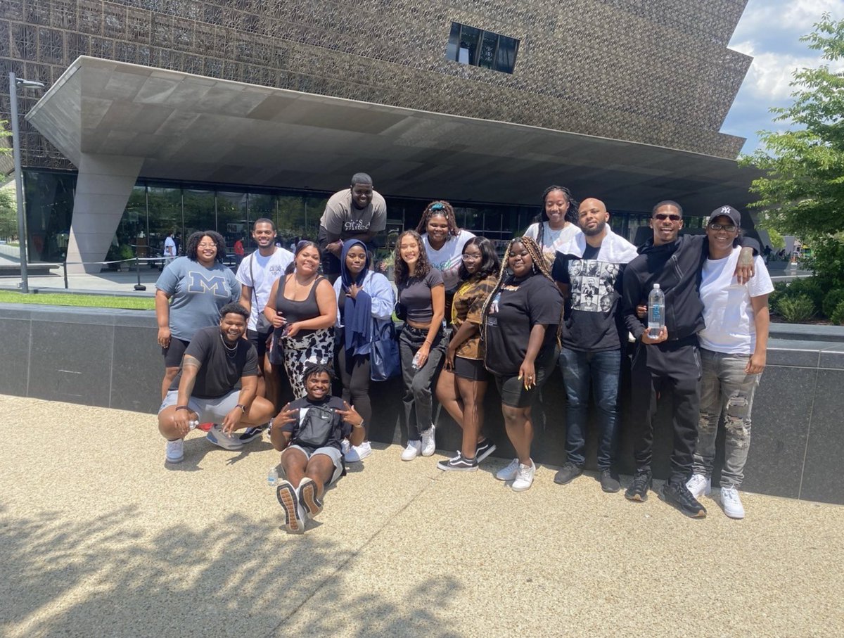 Goodmorning everyone! 
My name is Margaret McBride and I’m a 5th year Developmental Psychology PhD Candidate. I study community violence/gentrification and work towards building safe, healthy, and hopeful communities for Black youth and families. 
#BIMHRollCall