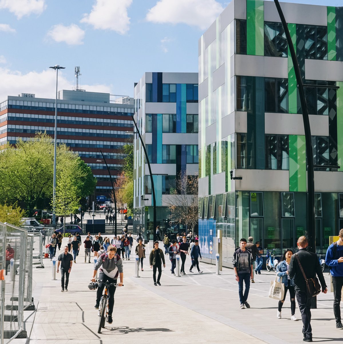 UniShefAH's tweet image. Welcome to all our new and current Arts and Humanities students! 👋