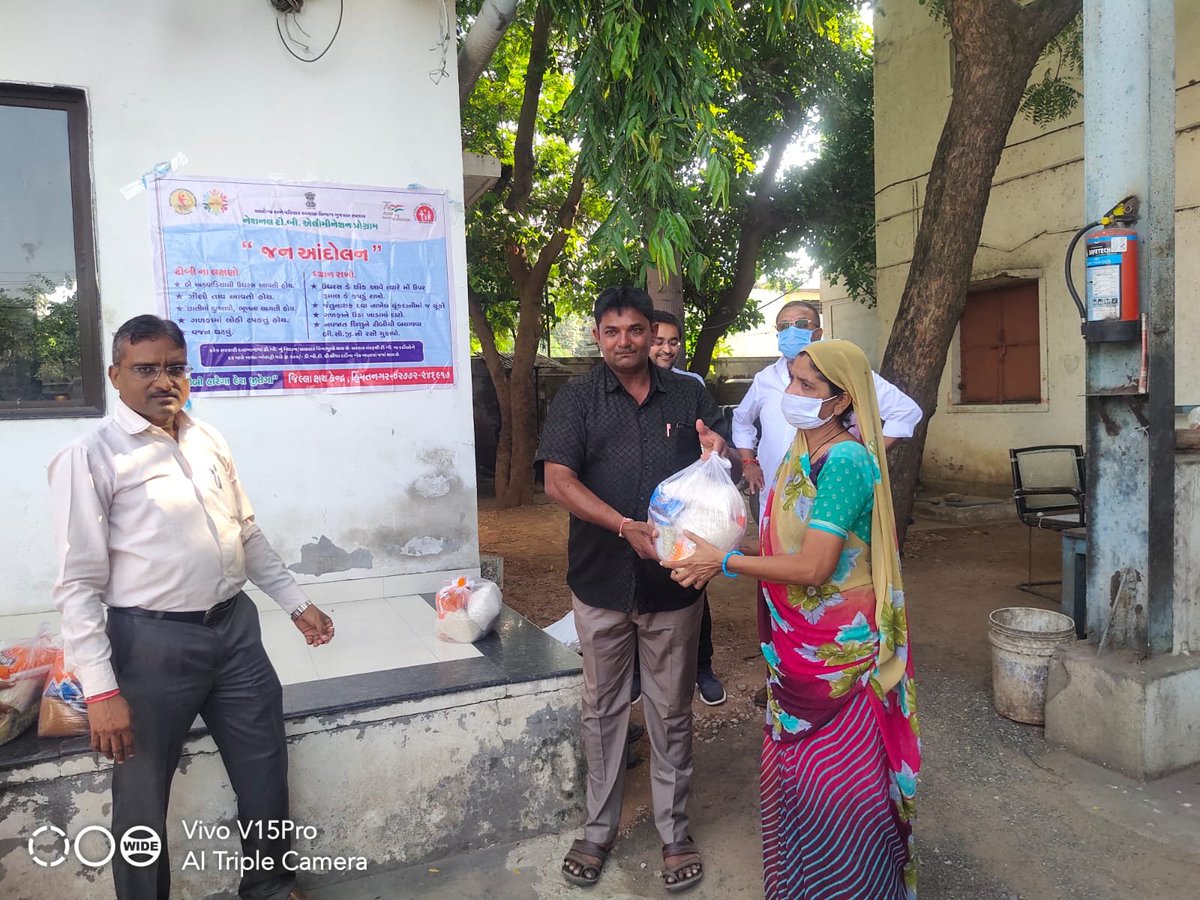 #TBMuktBharat     20 Poshan kits donated to TB patients By Anilbhai patel family &amp; Prafulbhai kordiya of Vikas Oil Mill at Talod. <a href="/NtepGuj/">TB Mukt Bharat - Gujarat</a> @GujHFWDept  <a href="/NHMGujarat/">NHM Gujarat</a> <a href="/CollectorSK/">Collector Sabarkantha</a> <a href="/sabarkanthadp/">DDO Sabarkantha</a>