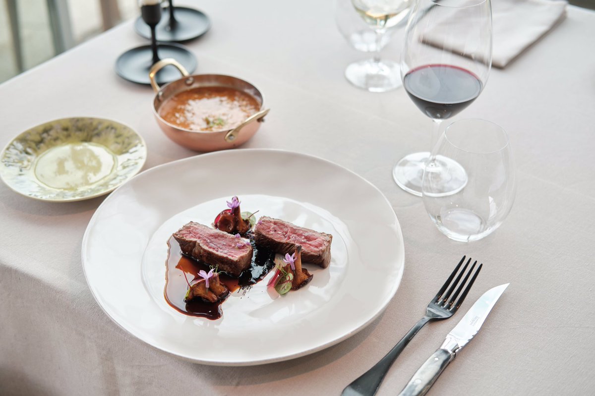 ‘In this 7-course tasting menu, guests are taken on a voyage of the senses – not simply the taste buds, but also a feast for the eyes, and a chance to appreciate intricate complexities of food combinations.’ Read our review of Raiva restaurant in #Porto: boemagazine.com/2022/09/luxury…