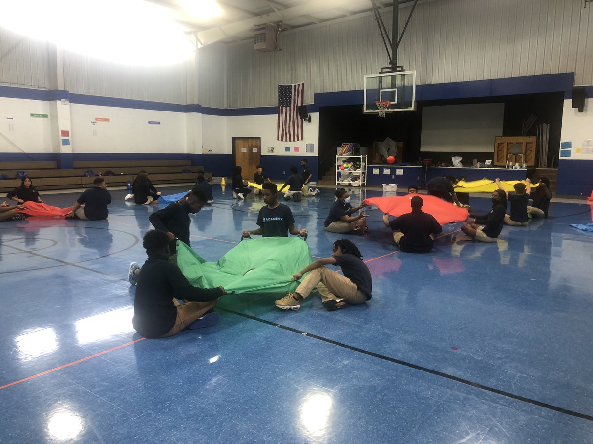 bethuhlman's tweet photo. All Ss love the parachute!! Used these small parachutes for collaboration and teamwork work with peers. #Standardbased #studentfun #i3forme @USGames @i3academy_ https://t.co/vBMdlaNmmc