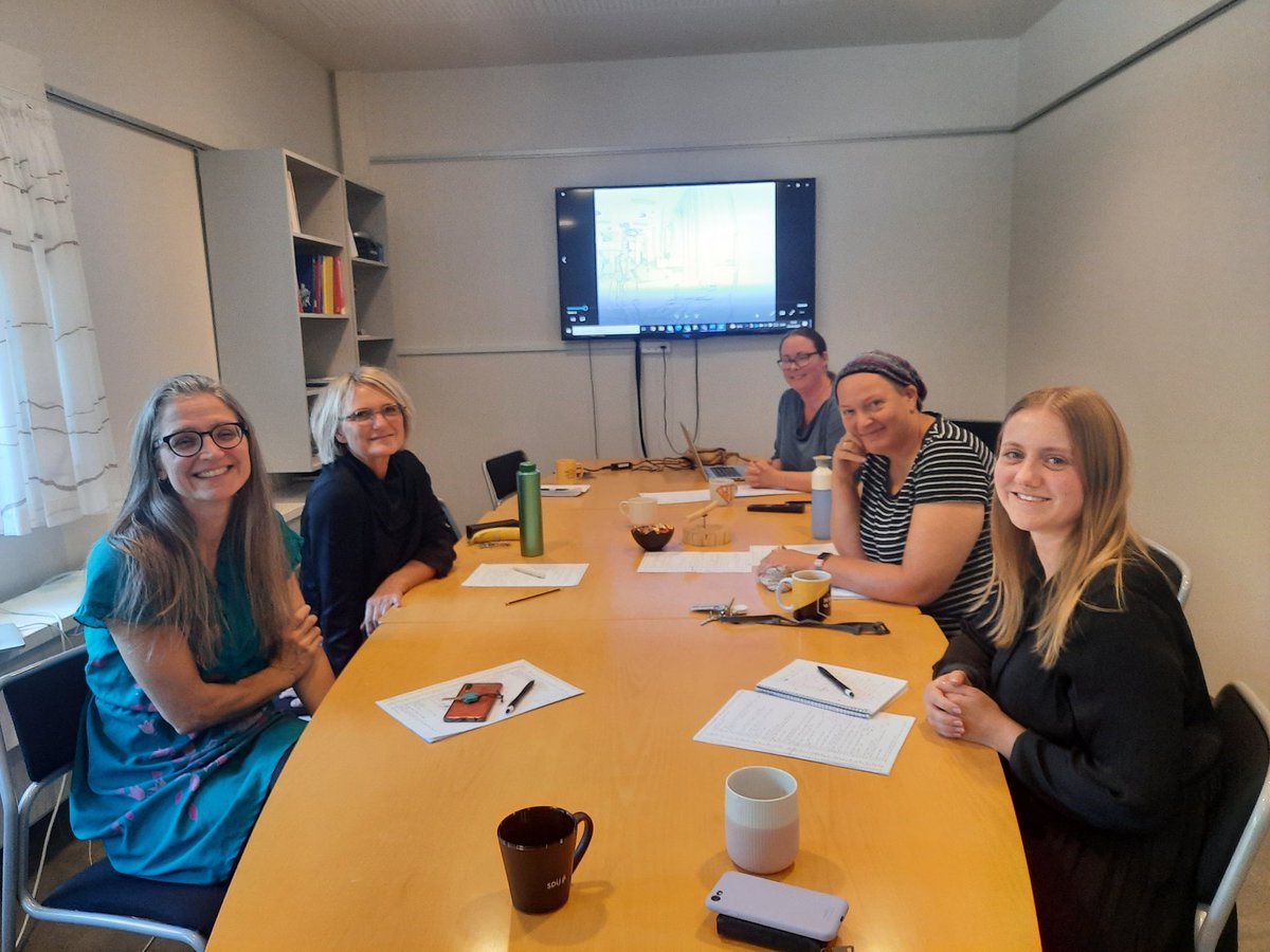 At SoPraCon's data session, managing today's challenge of working out what is going on when programmers are testing a robot with all smiles 🤖 #EMCA