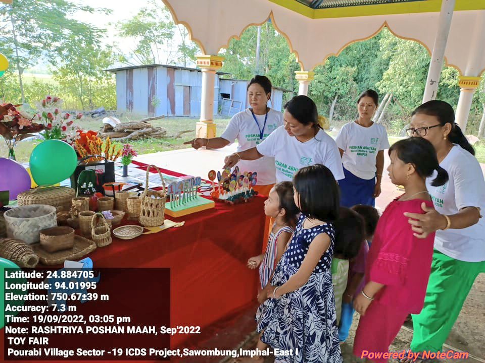 bem_hidang's tweet photo. Celebrating Rashtriya Poshan Maah 2022, 
"Promotion of Toy based &amp; play based learning at community level along with sensitization of indigenous toys" orgd AWWs &amp; AWHs Sector 18 &amp; 19 ICDS Project Imphal East-I #Manipur @MinistryWCD @POSHAN_Official @singh_dingo @BanteeKonthouj1 https://t.co/jsmh71Zv9a