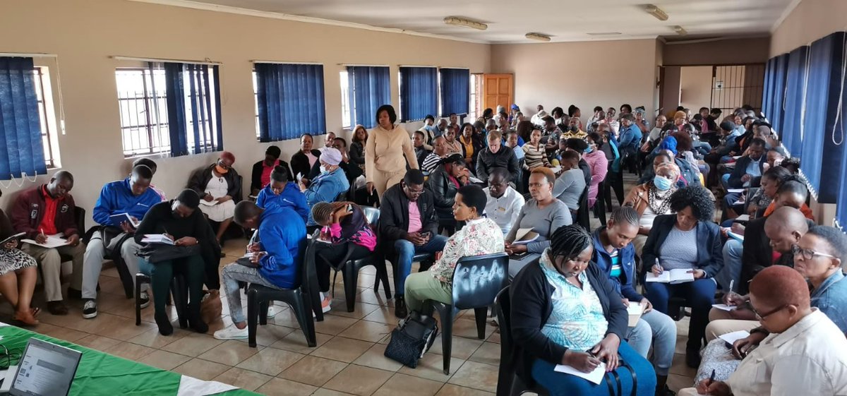 BellamatrixF's tweet image. Introduction to Computer 🖥
Our educators are definitely learning more about using computers and it is great to see how many educators were part if this amazing experience. 😀
#computerlearning #bellamatrixfoundation #educators