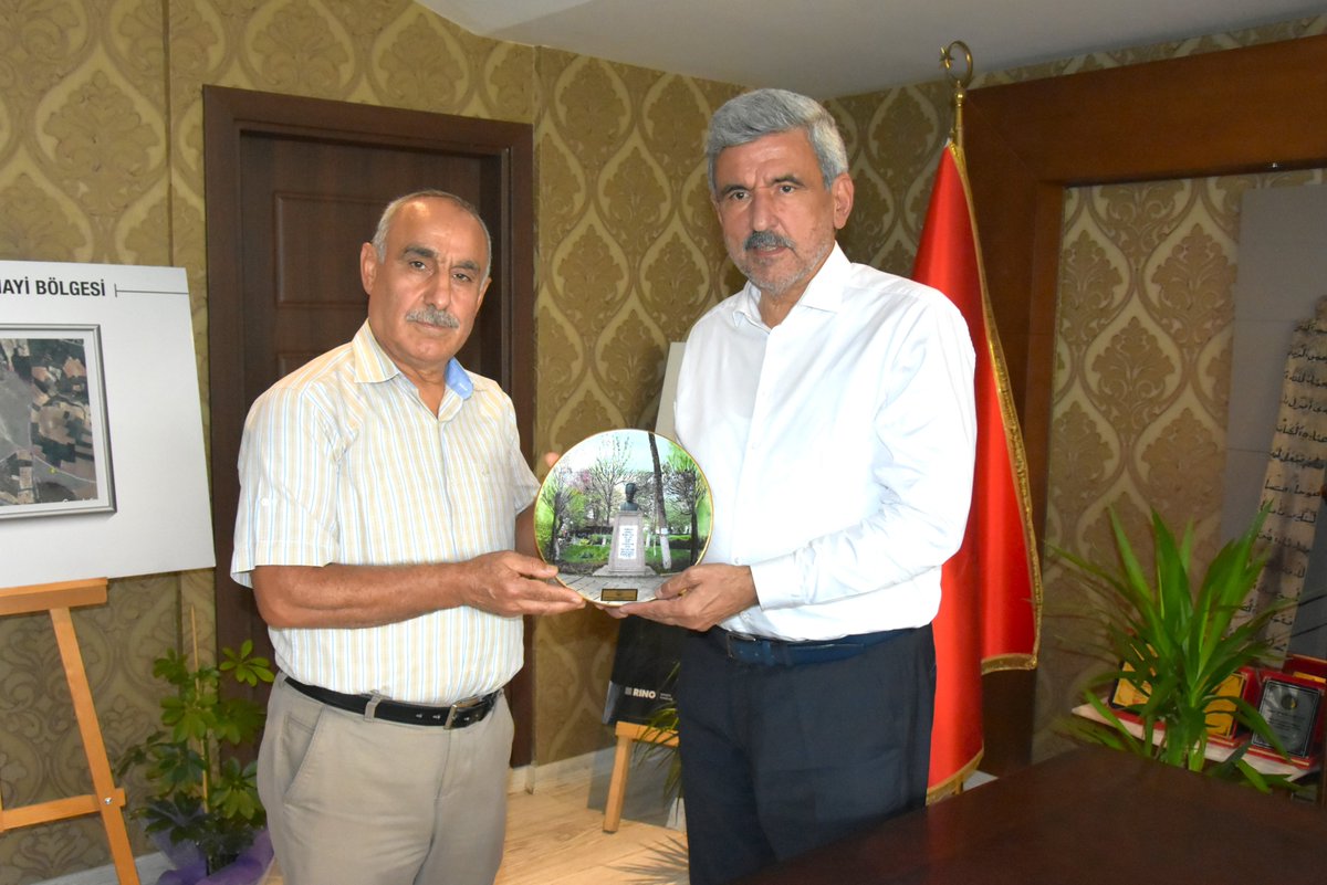isadikedis's tweet photo. 📌Halk Eğitim Merkezi Müdürü Mustafa Kaya hocamıza, nazik ziyaretlerinden dolayı teşekkürlerimi sunuyorum. https://t.co/dXkH6Q1ZTw