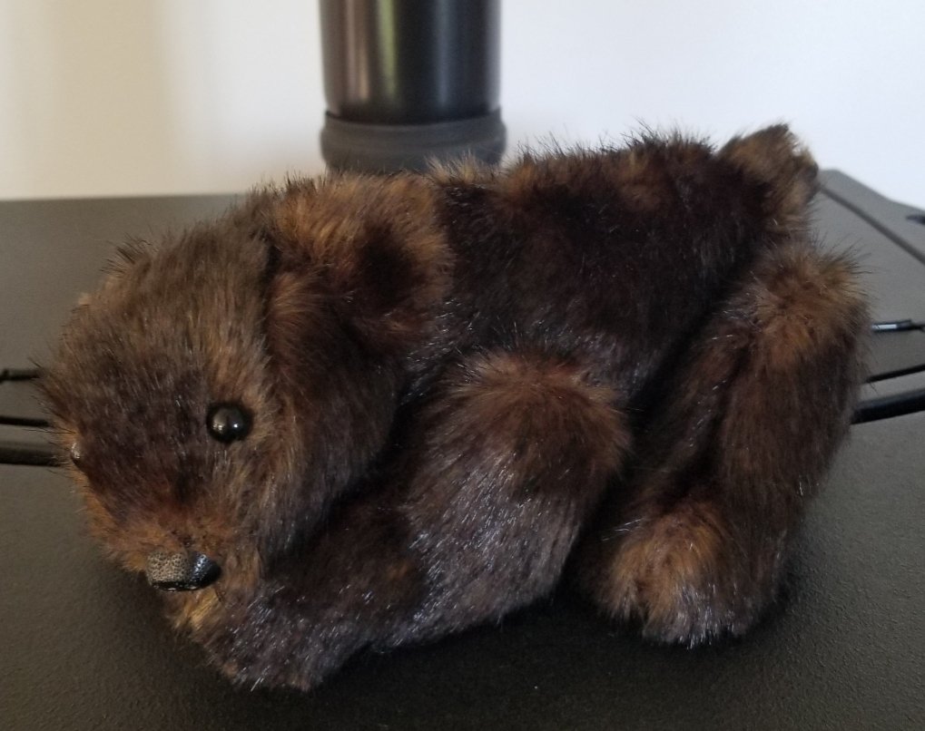 plushandco's tweet photo. L'ourson 🐻

25 cm de long, 12 cm de large
15€ + frais de port
Sa fourrure est toute douce

Le Rt est câlin 🧸 https://t.co/ImRAomR3Ty
