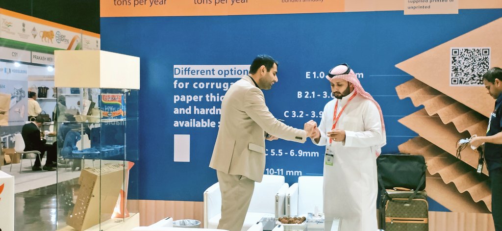 wataniaind's tweet photo. #WFI is participating in #ProPaper exhibition in Dubai from 20-22 September.
We welcome you at our stand to answer your inquiries 

#Saudi_Made #corrugated #boxes #packaging https://t.co/T7IBpdrEpk