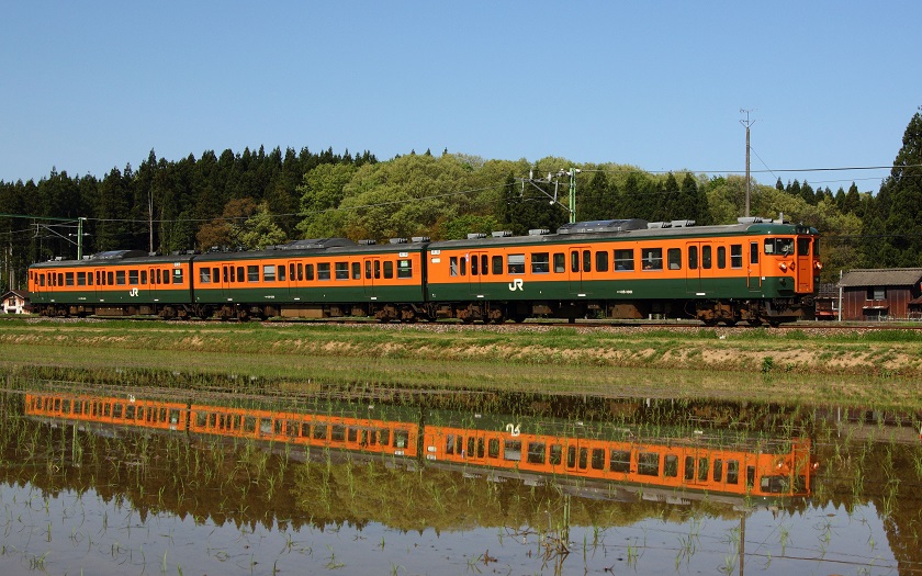 tatsuji_Kyoto's tweet photo. タンゴエクスプローラーの解体のニュースはかなりショックですが、新潟の115系湘南色(N38編成)も解体されているとのこと!
これを撮るために福岡からわざわざ撮りに行くほど一番好きな被写体だっただけにとても残念(涙)
#115系 #湘南色 #N38 https://t.co/tYWhjtVVk5