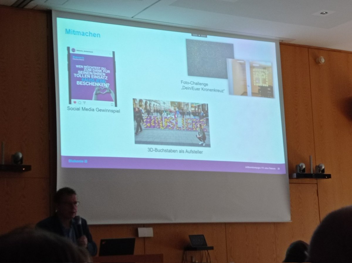 hallo_midi's tweet photo. Dr. Thomas Schiller präsentiert während des #Bundeskongress' #Kommunikation #Diakonie die Jubiläumskampagne "150 Jahre Diakonie" 2023. 

200 Kommunikations verantwortliche aus Kirche und Diakonie haben sich in Kassel zusammengefunden. 

#ausLiebe #Diakonie #Jubiläum https://t.co/TkxU8TVNu9