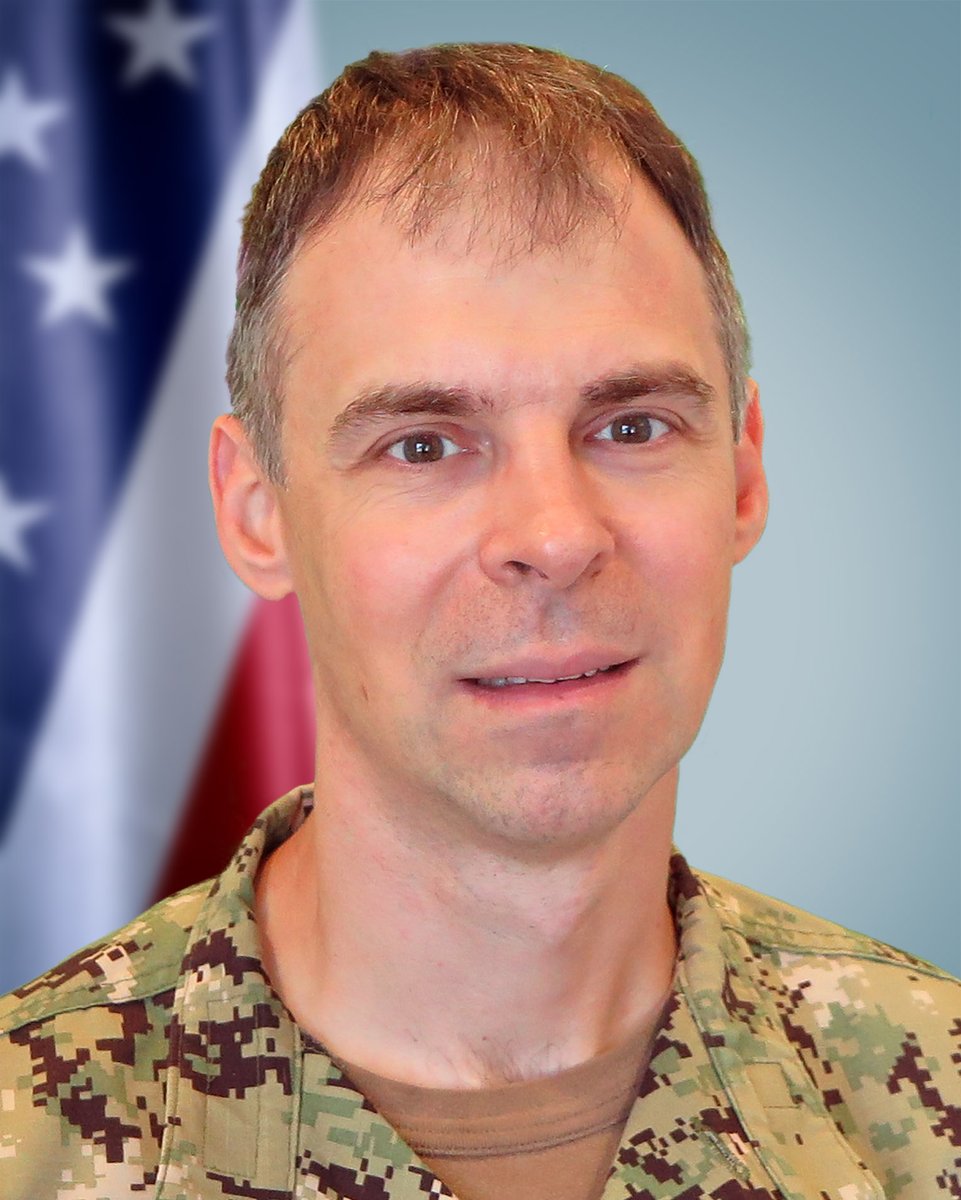 AFHSDPAGE's tweet photo. AFHSD welcomes the return @USNavy Cmdr. Matthew Kasper, Ph.D, to the Global Emerging Infectious Surveillance Branch. As the new branch chief, Cmdr. Kasper will oversee the program and support DOD laboratories. #microbiologist #branchchief https://t.co/n6Jm09IERb