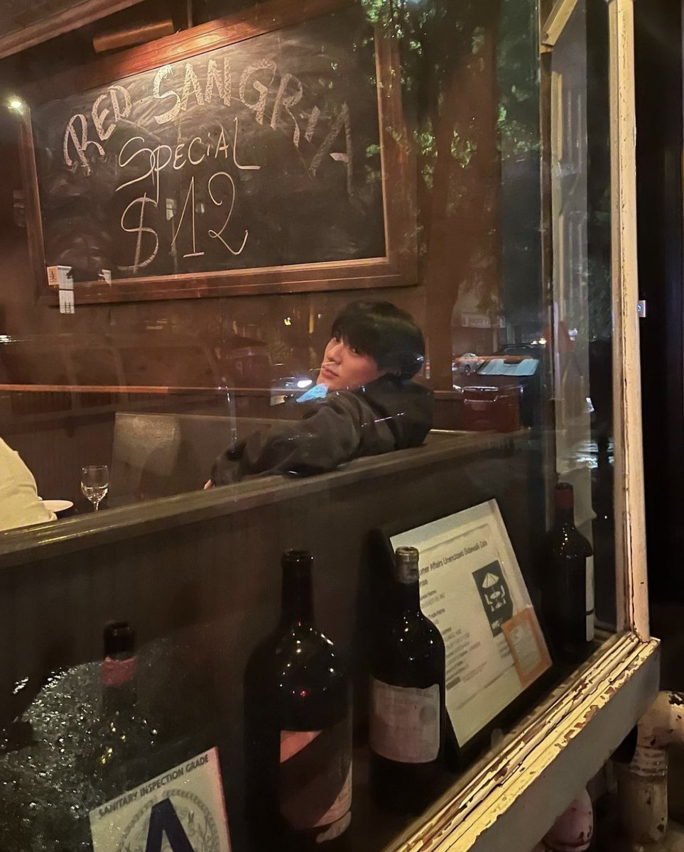 คนพี่ที่มิลาน                        คนน้องที่นิวยอร์ก