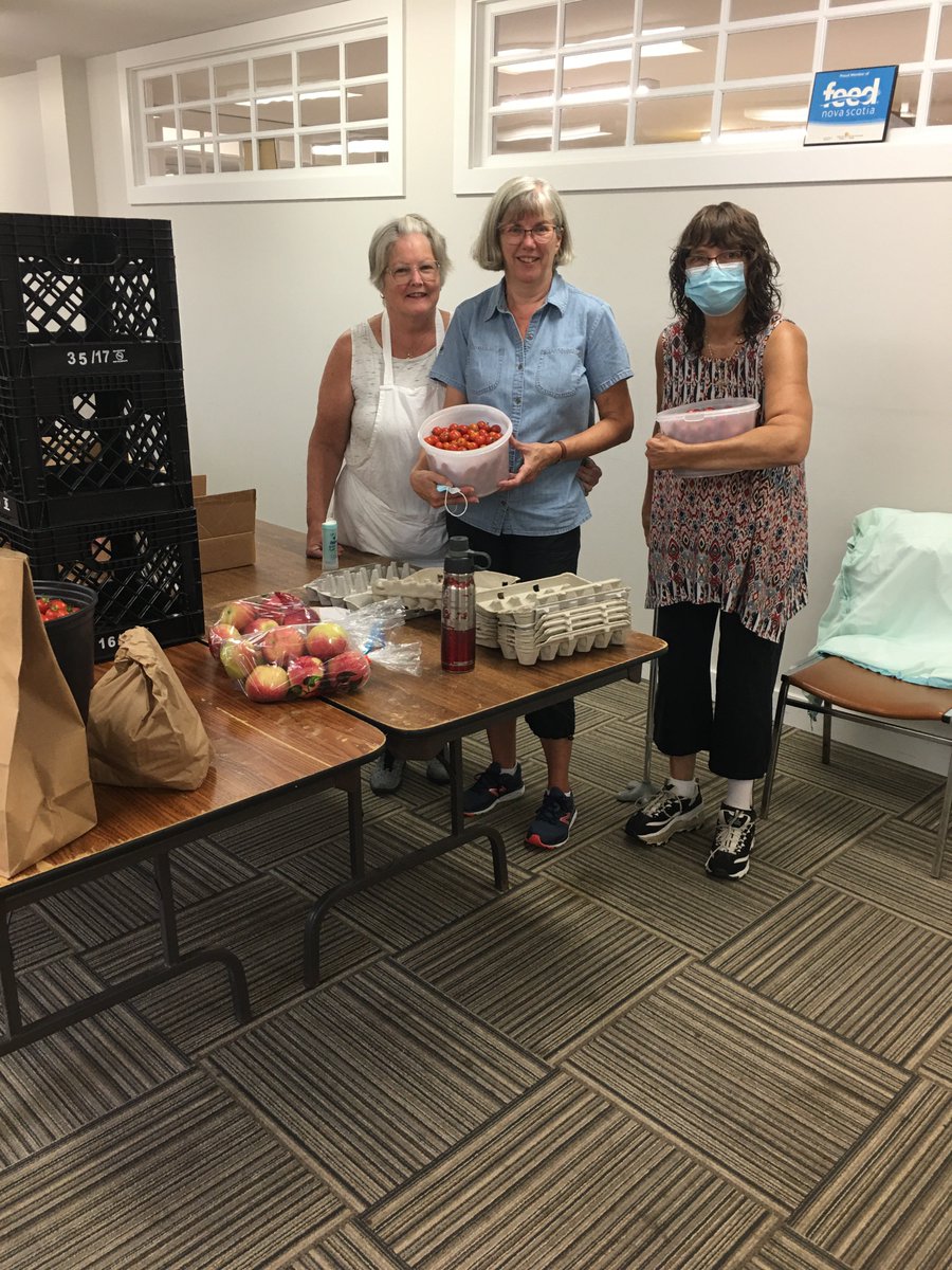 TakeActionGroup's tweet image. WOW! More Families and the Foodbank were able to receive Fresh "Hood" Grown Veggies with this Harvest!