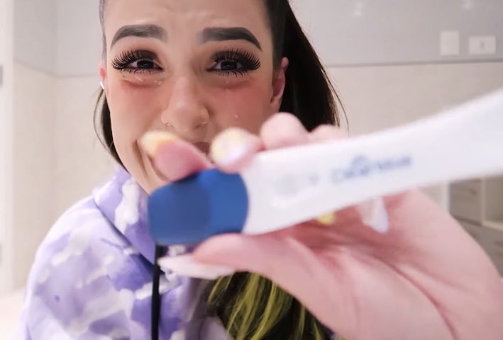 nocontextfbabe's tweet photo. nada paga ela felizinha assim😭😭😭😭 tô bobinha https://t.co/7DLjGrFp5S